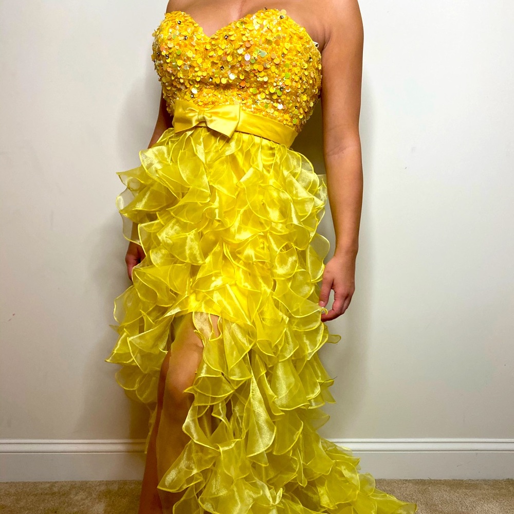 Yellow Sherri Hill 💛